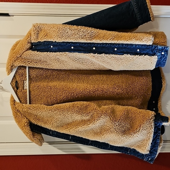 FREE PEOPLE Holly Cozy Denim Jacket sz M Women's Faux Shearling Fur Jean - Picture 10 of 10